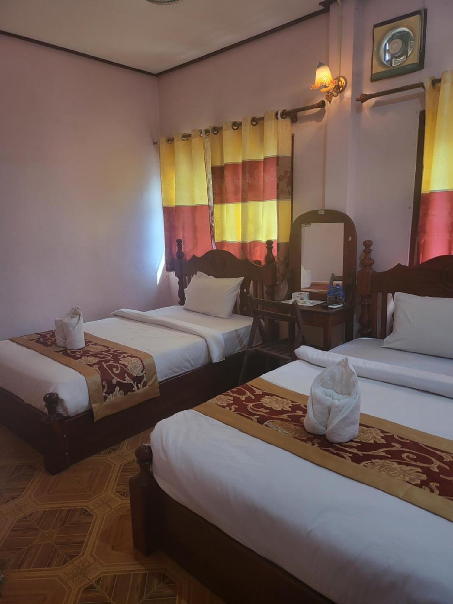 Vang Vieng Chanthala Hotel 1 Exterior photo
