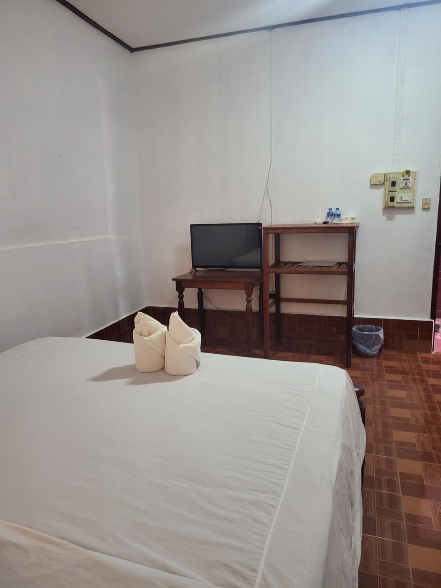 Vang Vieng Chanthala Hotel 1 Exterior photo