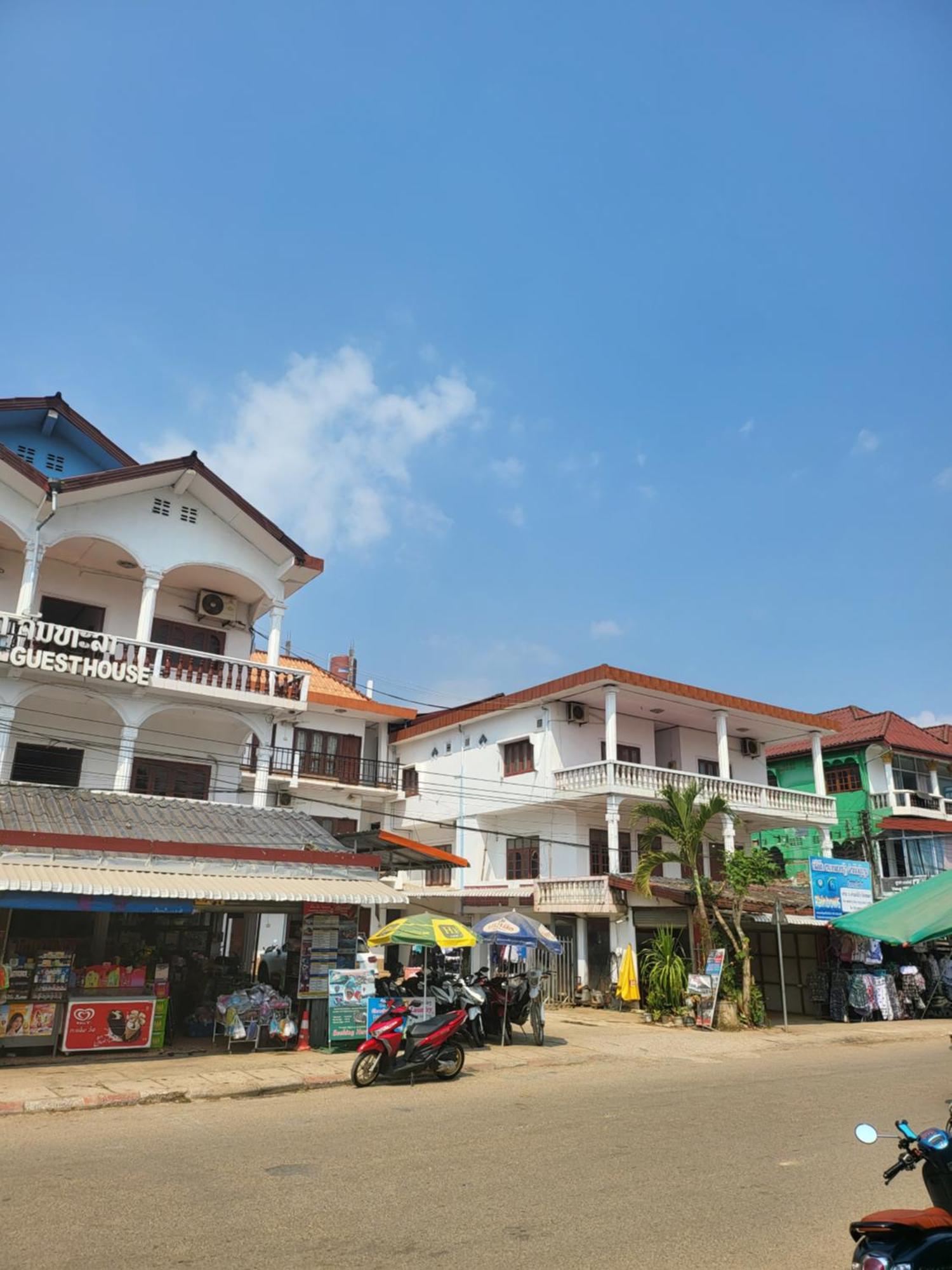 Vang Vieng Chanthala Hotel 1 Exterior photo